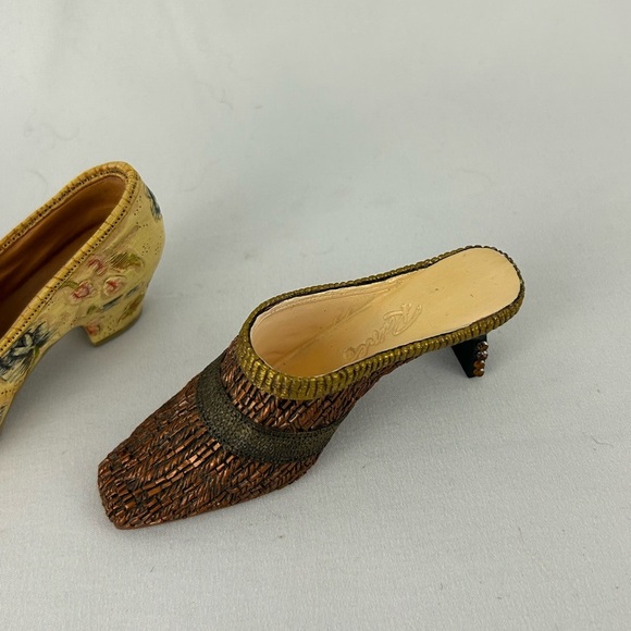 Two Miniature Shoe Figurines Just The Right Shoe 1999, 2000 - Picture 7 of 9